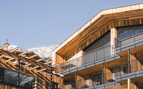 Gruenwald Resort Soelden Appartements Und Chalets Mit Pool